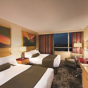 Turm Zimmer mit Queensize-Bett